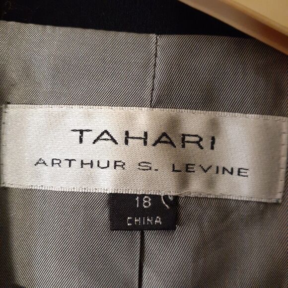 Tahari Arthur S. Levin Black Blazer Women's 18 Two Button Classic Traditional Xl - Picture 3 of 8